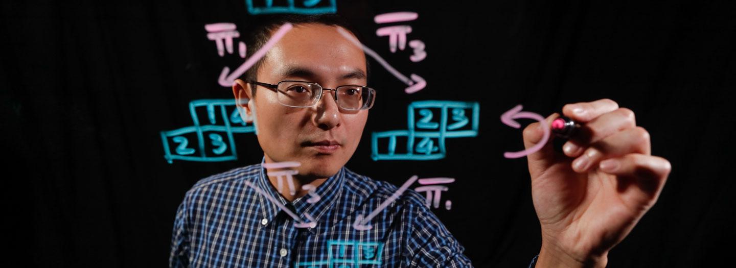 bet36365体育 Mathematics professor Jia Huang